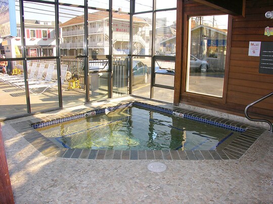 Beau Rivage Motel