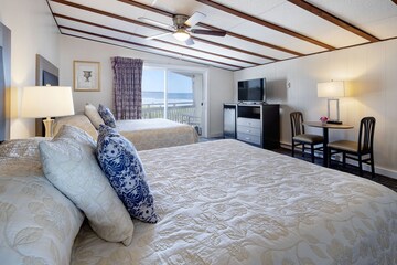 Alouette Beach Resort