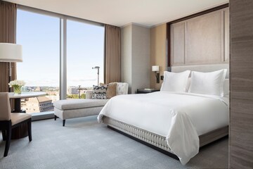 Four Seasons Hotel One Dalton Street, Boston