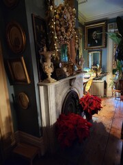 House of 1833 Bed & Breakfast & Gardens