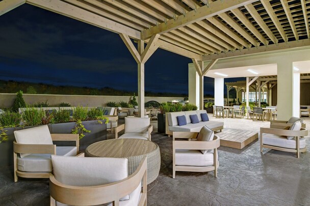 Courtyard by Marriott Hamilton