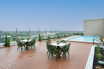 Blossom Hotel Houston