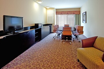 Holiday Inn Express & Suites Clemson by IHG