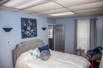Downtown Cozy 2 BR Apt – 4min drive MardiGras Park
