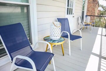 Downtown Cozy 2 BR Apt – 4min drive MardiGras Park