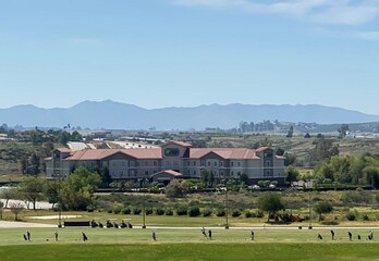 Holiday Inn Express & Suites Beaumont – Oak Valley by IHG