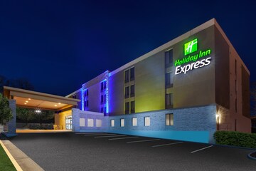 Holiday Inn Express Fairfax – Arlington Boulevard by IHG